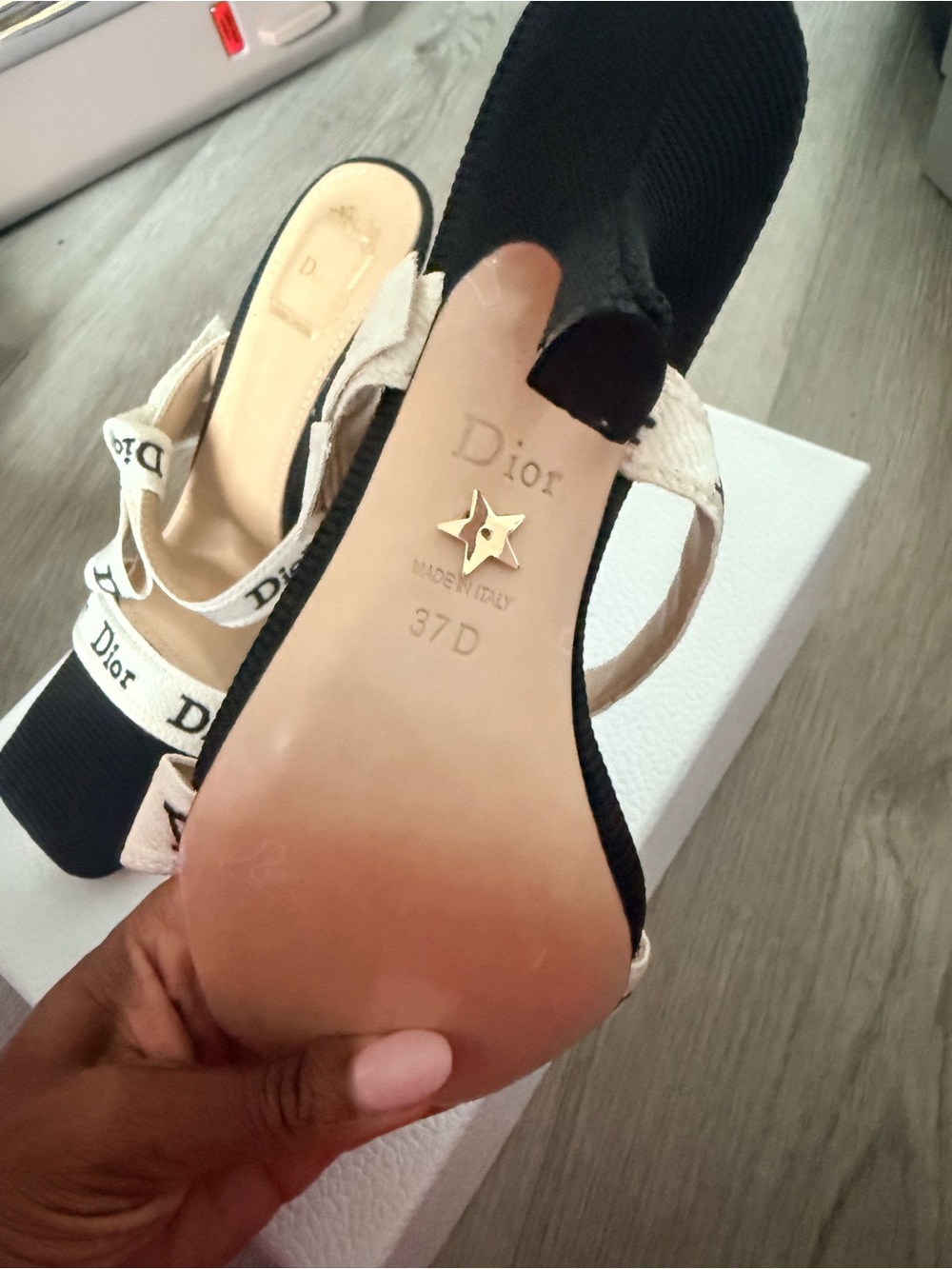 Dior Black and Cream Logo Bow Heel Slides - Picture 4 of 12